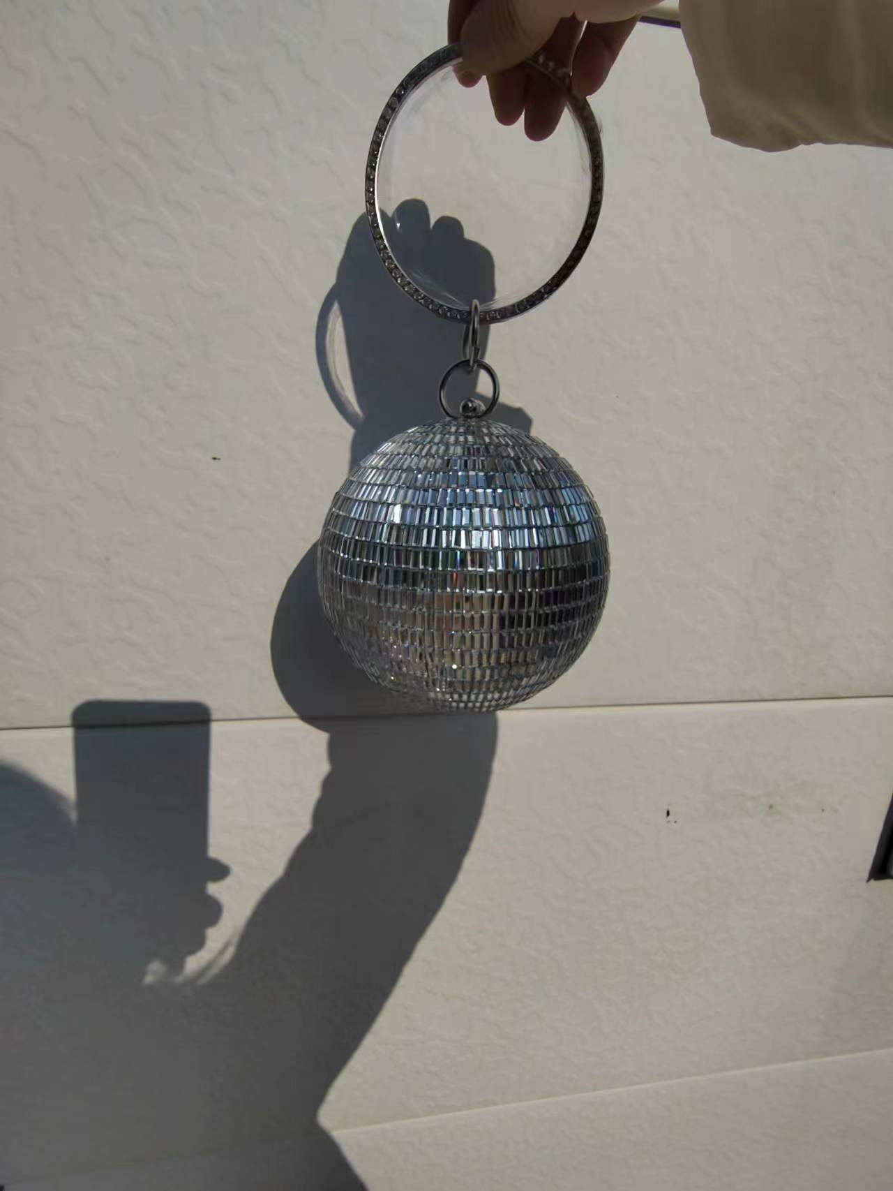 2025 ハイエンド財布シルバーディスコミラー反射ボール小さ - Disco Ball Mirror のレビューと価格